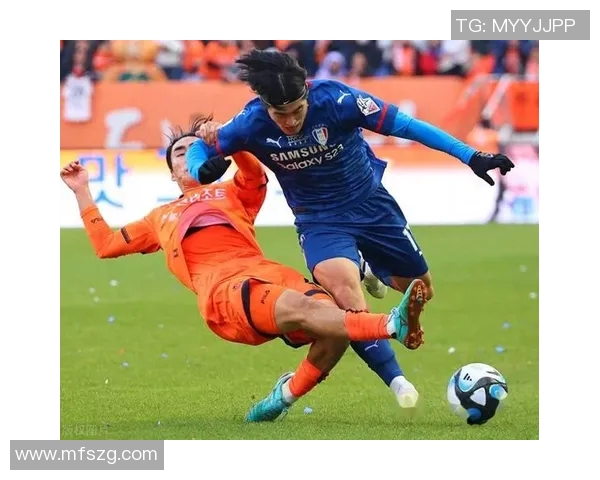 柏斯光荣与悉尼FC的激烈对决展现足球魅力与团队精神