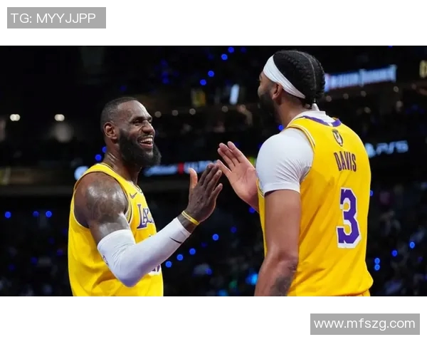 央视全程直播湖人对决热火精彩赛事回顾与分析