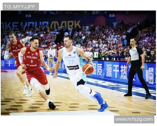 斯洛文尼亚男篮迎战波兰队争夺欧洲篮球赛重要胜利