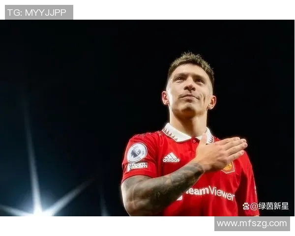 马丁内斯的传奇旅程：从足球新星到世界级教练的蜕变与成就